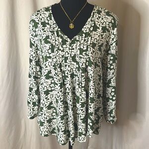 NWOT FUN‎ 2 FUN floral blouse deep green/white